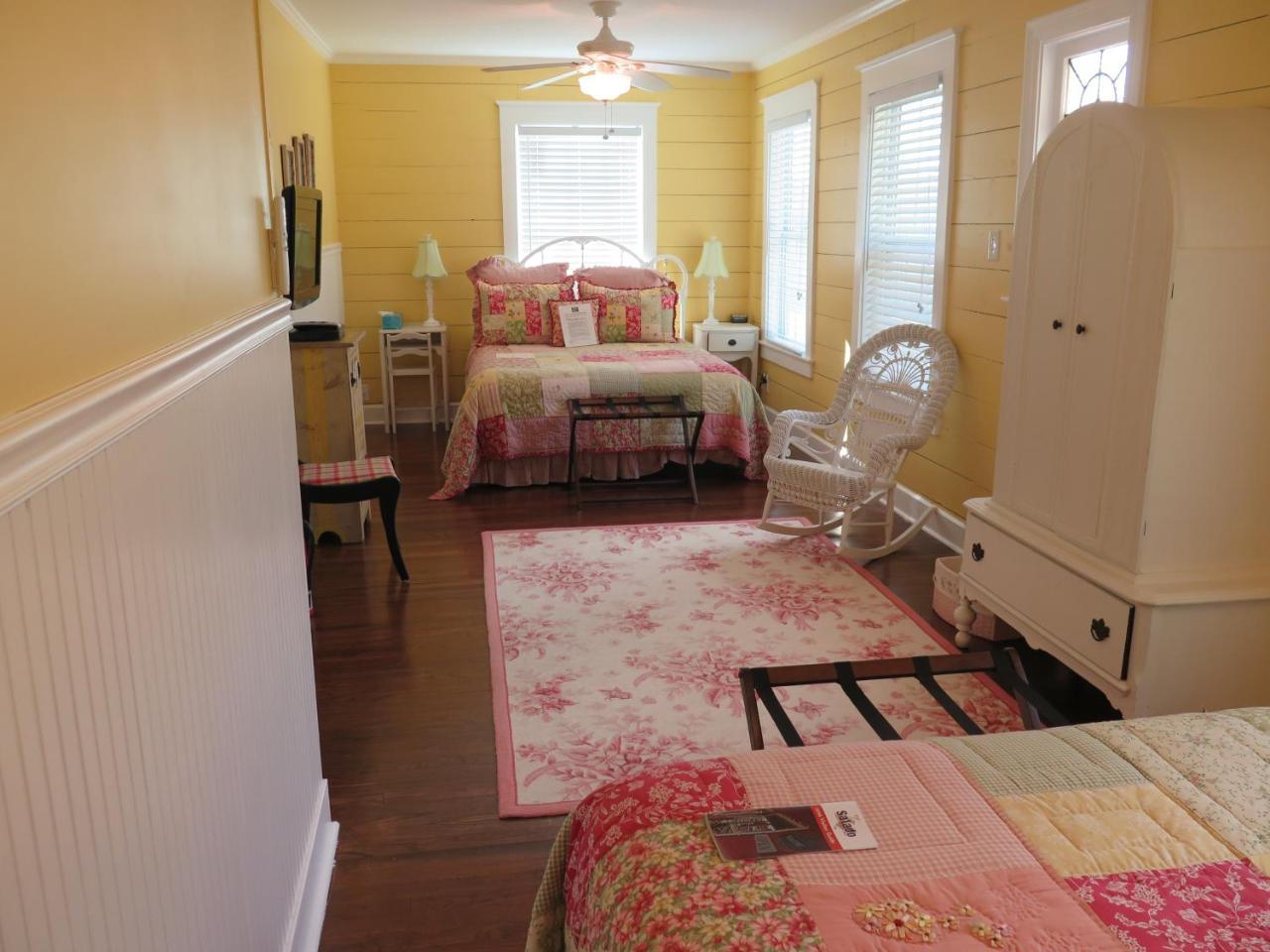 Yellow House B&B Salado Екстериор снимка